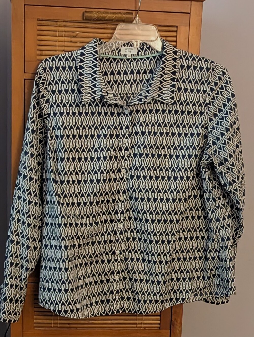 Crown & Ivy Top